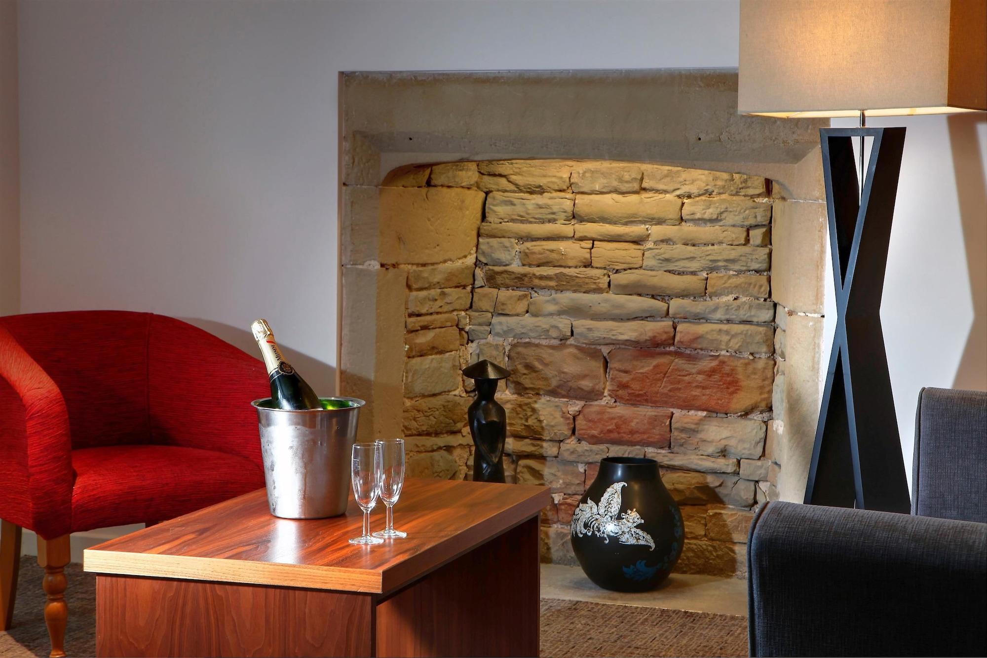 Best Western Plus Lancashire Manor Hotel Skelmersdale Bagian luar foto