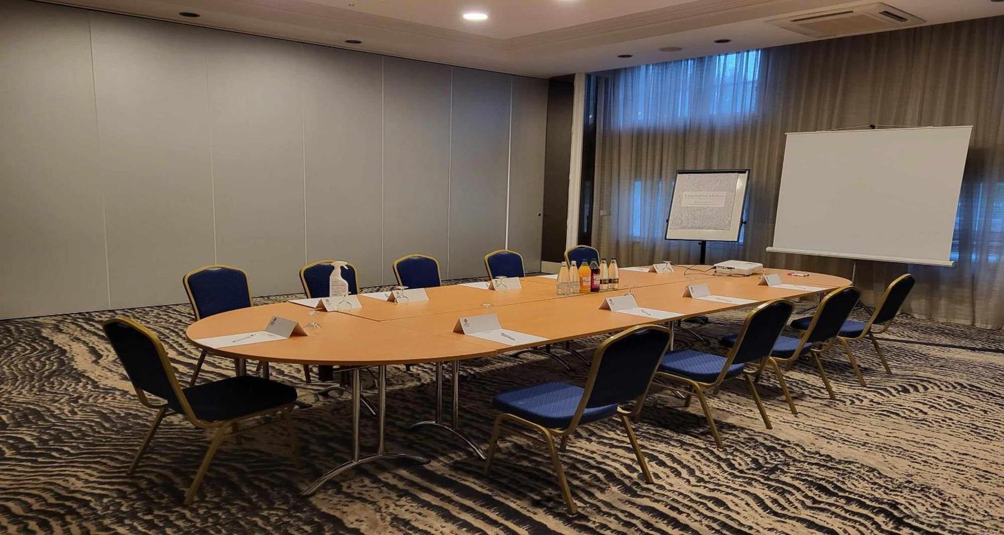 Best Western Plus Lancashire Manor Hotel Skelmersdale Bagian luar foto