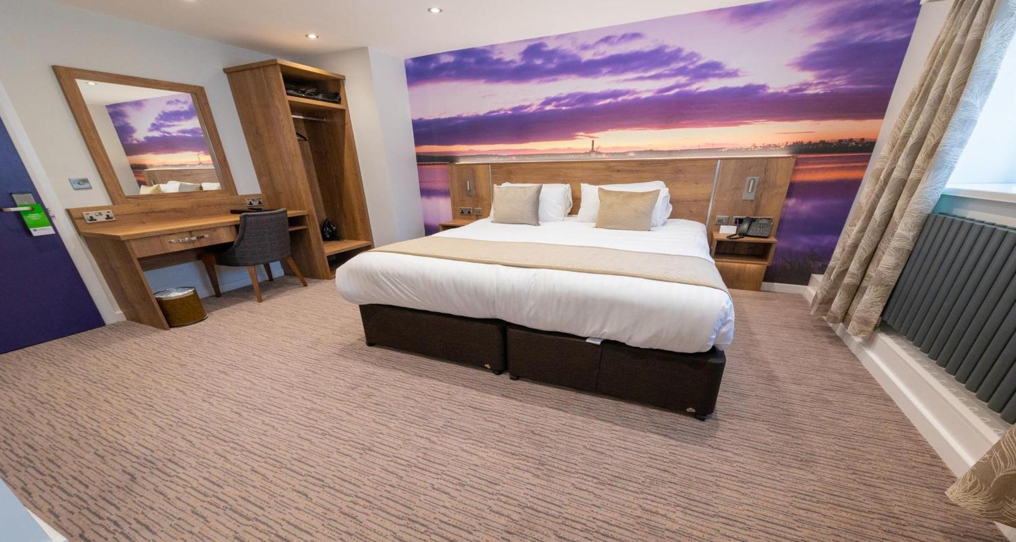 Best Western Plus Lancashire Manor Hotel Skelmersdale Bagian luar foto